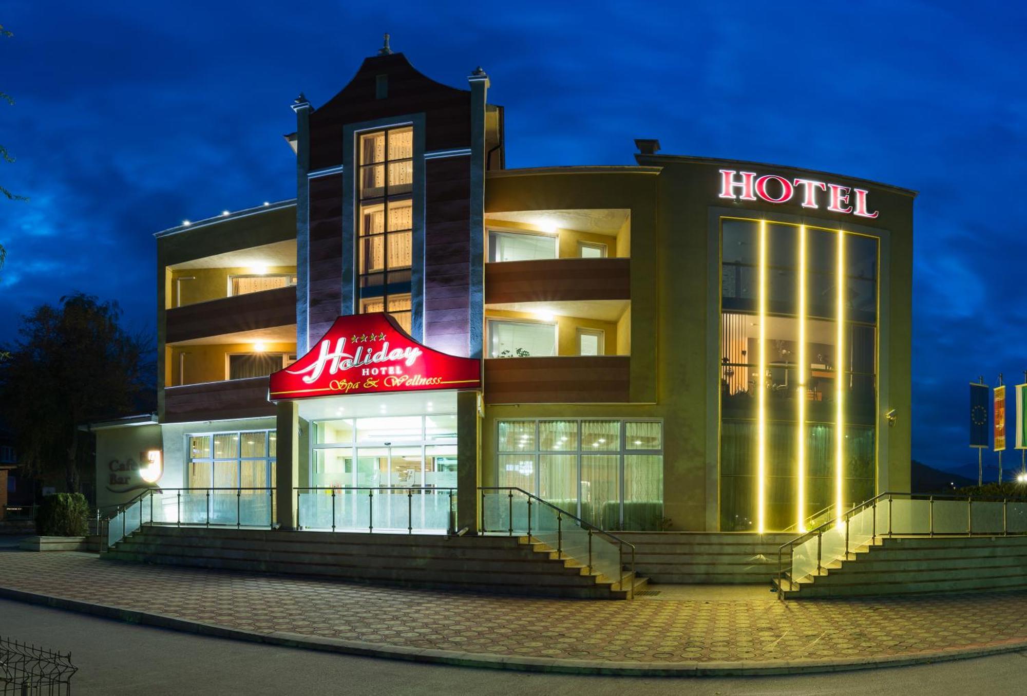 Spa Hotel Holiday מלון