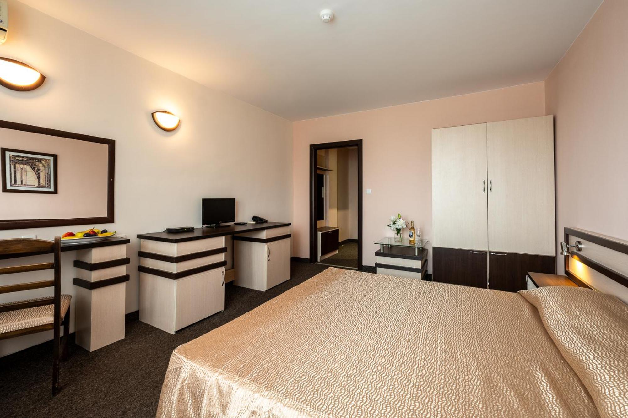 Готель Spa Hotel Holiday 4*