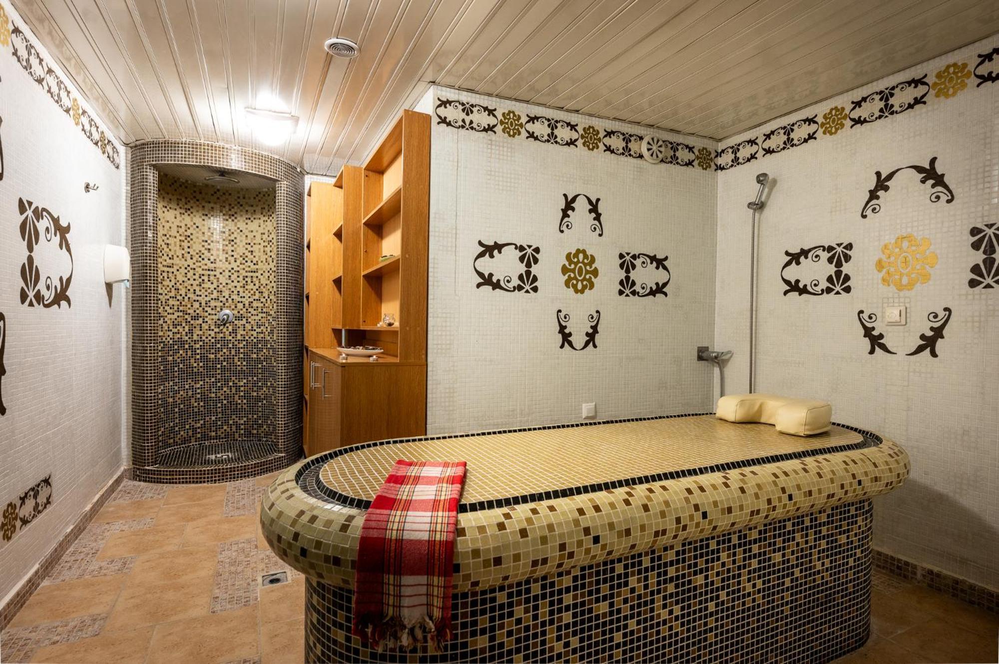 מלון Spa Hotel Holiday